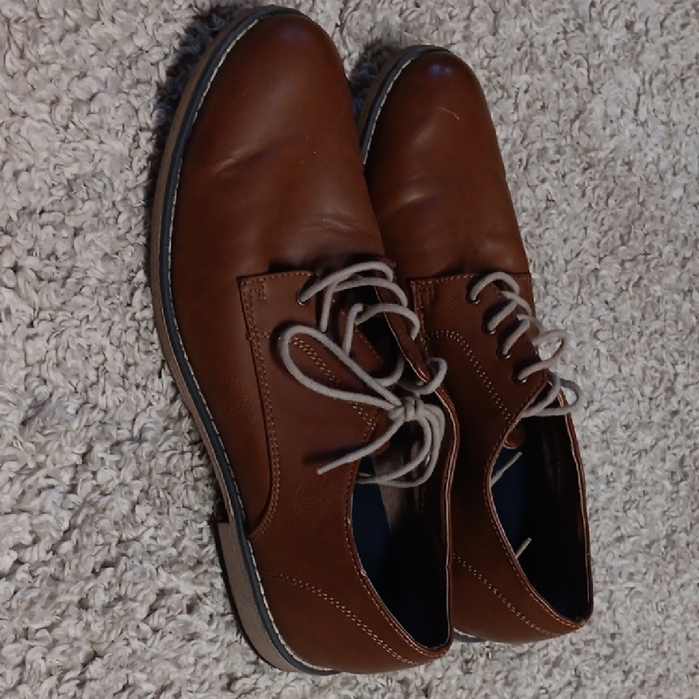 Classic Brown Leather Oxfords with Laces